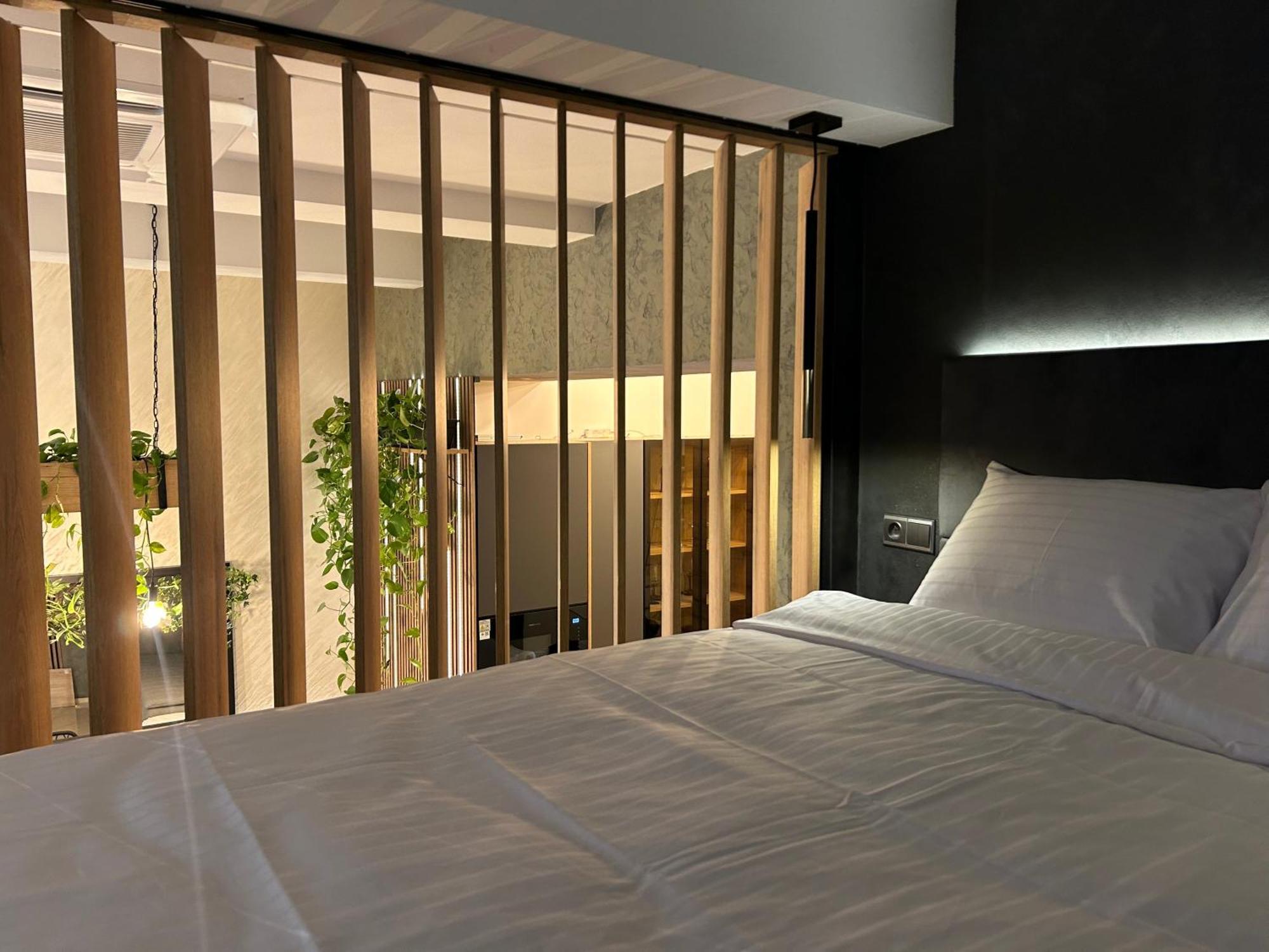 Leo Apartment Suite & Private Spa Zone - Old City ブラチスラヴァ エクステリア 写真